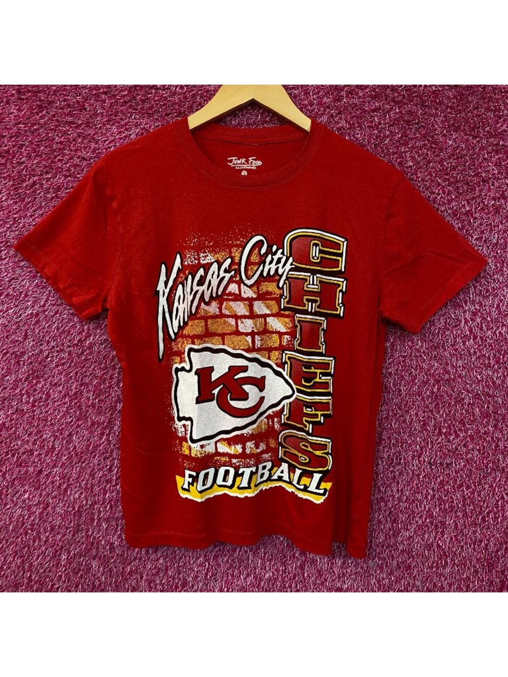 Junk Food Clothing Women's Kansas City Chiefs Logo T-Shirt Small